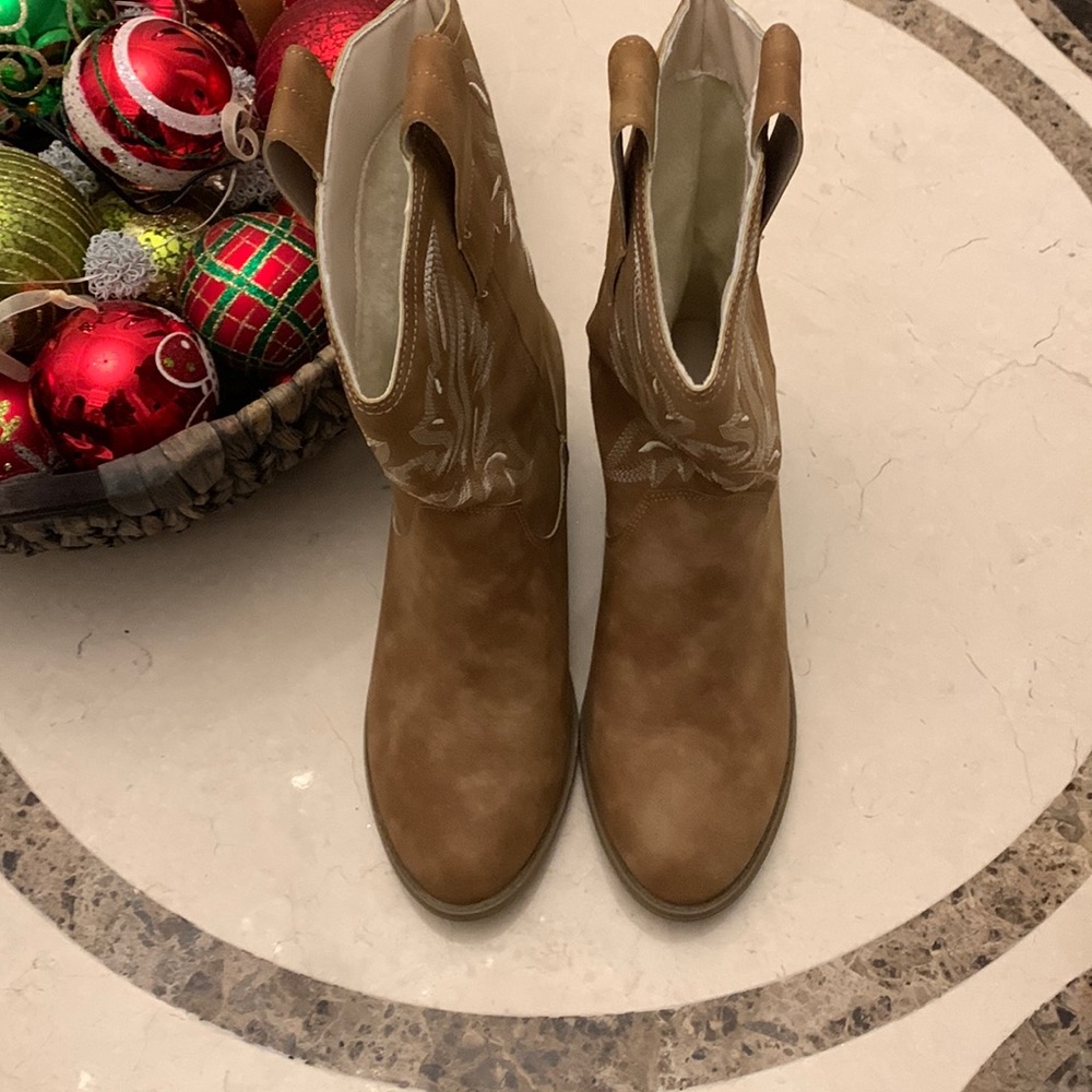 Ladies Boots